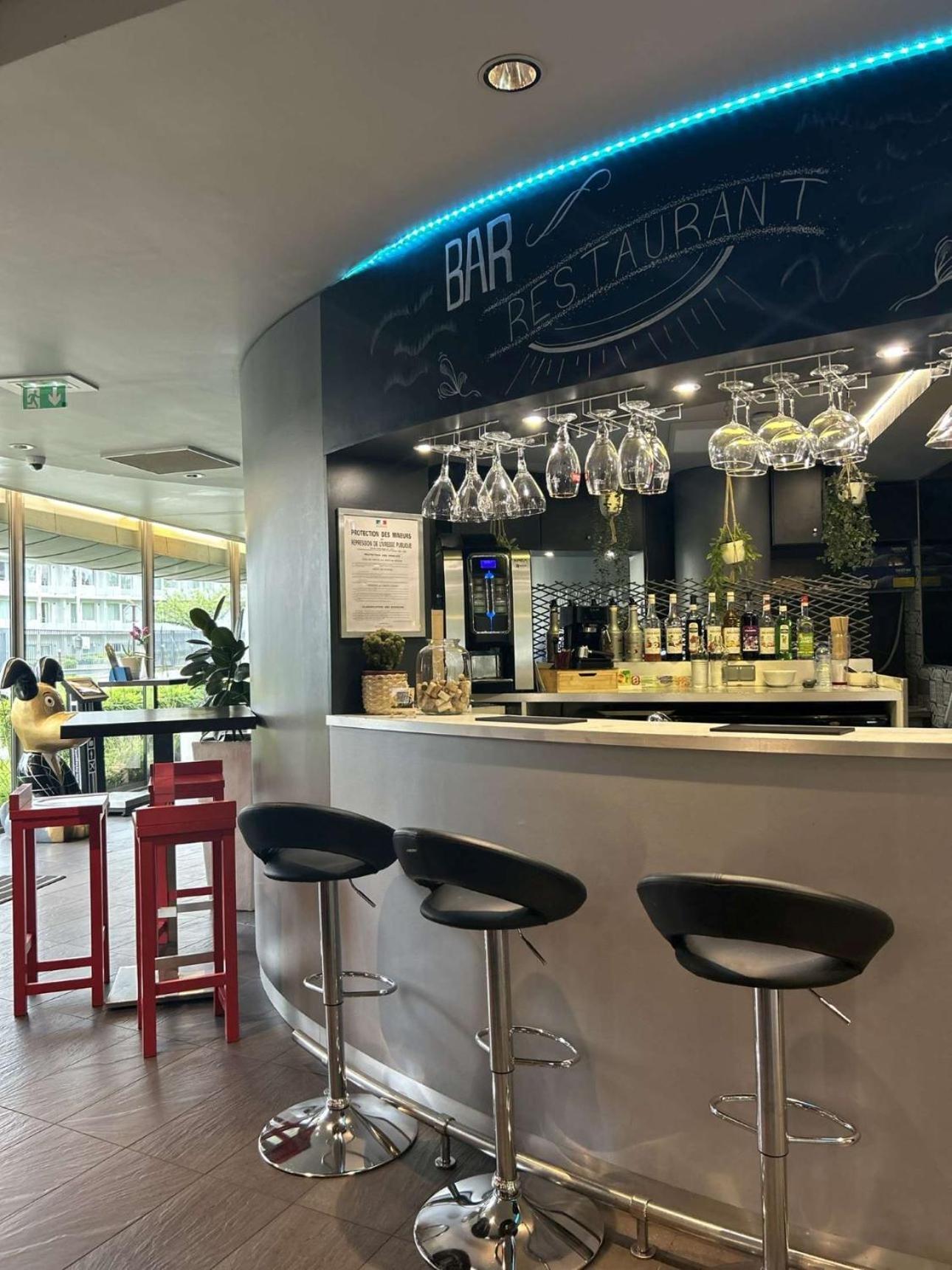 阿克蒂苏尔斯施坦丁套房酒店 鲁瓦西昂法兰西 外观 照片